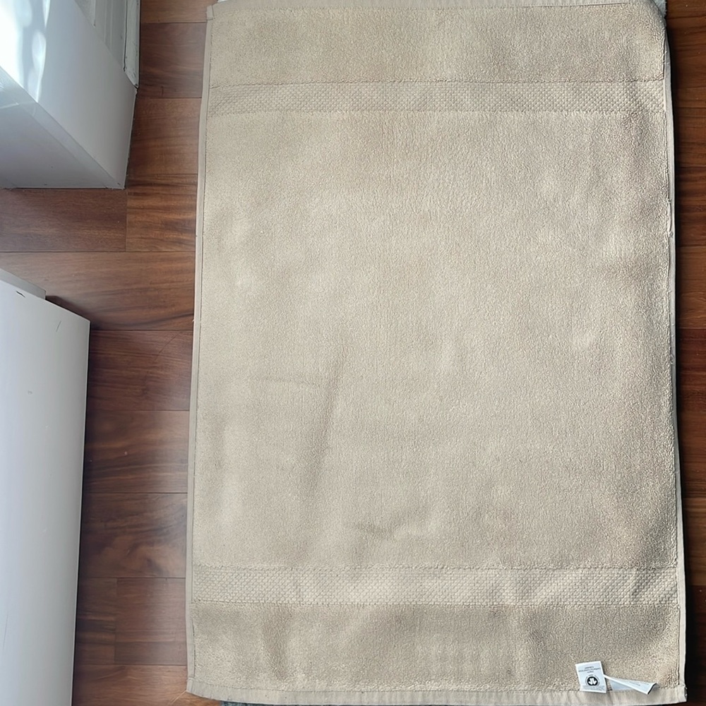Boll and Branch Plush Bath Mat organic cotton standard size BEIGE color